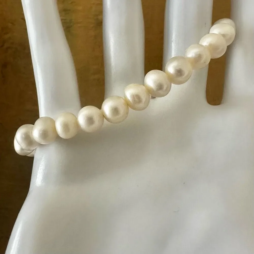 Authentic pearl stretchy bracelet